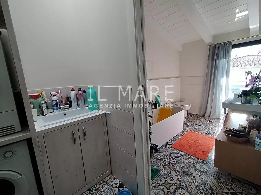 Immagine 26 di Villetta a schiera in vendita  a Massa