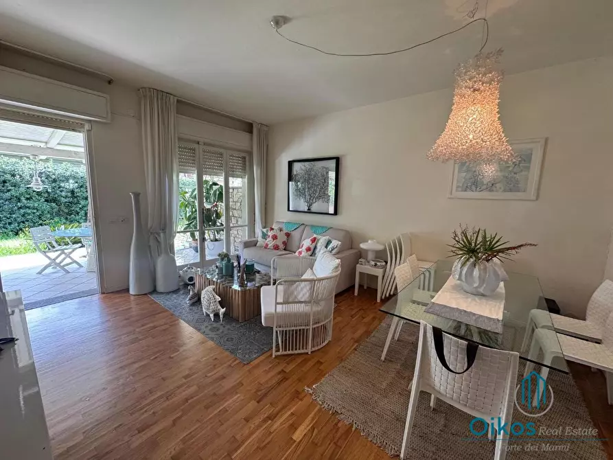 Immagine 3 di Casa bifamiliare in vendita  a Forte Dei Marmi