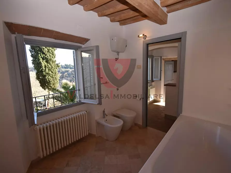 Immagine 33 di Appartamento in vendita  a Poggibonsi