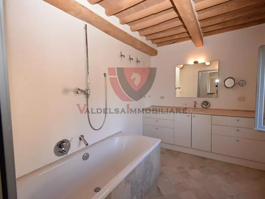 Immagine 35 di Appartamento in vendita  a Poggibonsi