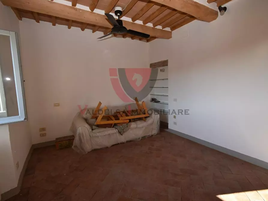 Immagine 17 di Appartamento in vendita  a Poggibonsi