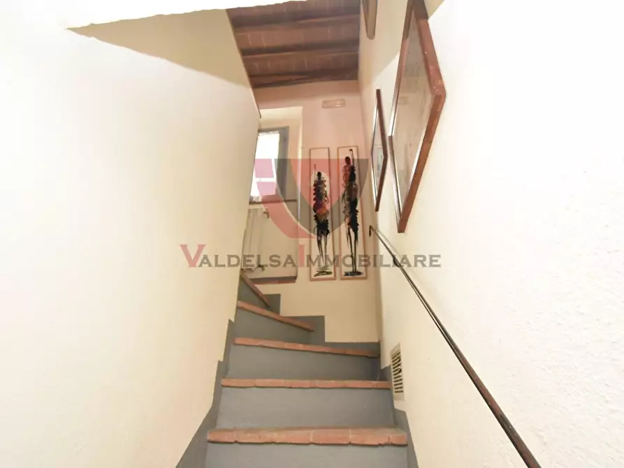 Immagine 8 di Appartamento in vendita  a Poggibonsi