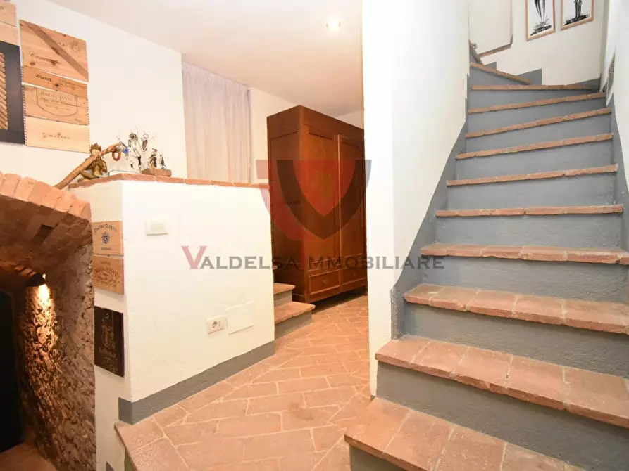 Immagine 10 di Appartamento in vendita  a Poggibonsi