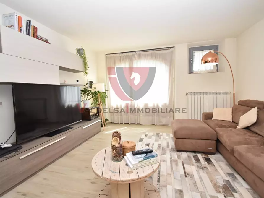 Immagine 29 di Appartamento in vendita  a Poggibonsi