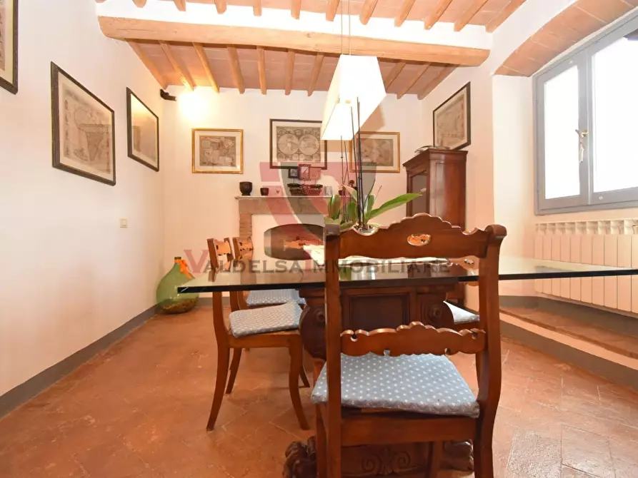 Immagine 15 di Appartamento in vendita  a Poggibonsi