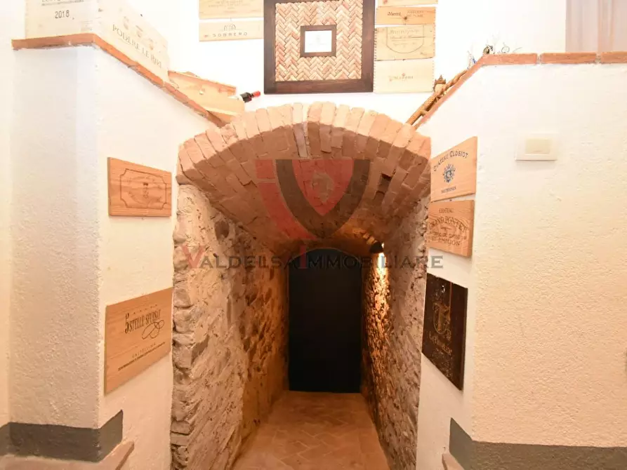 Immagine 11 di Appartamento in vendita  a Poggibonsi