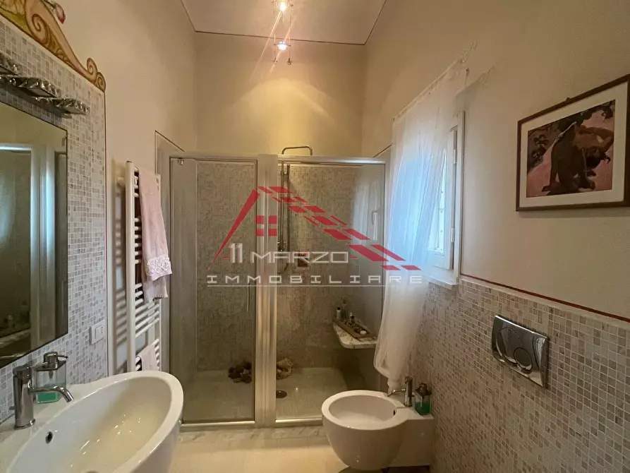 Immagine 15 di Villa in vendita  a Pisa
