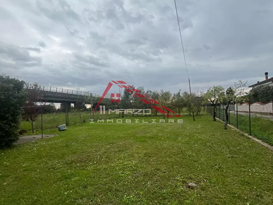 Immagine 20 di Villa in vendita  a Pisa