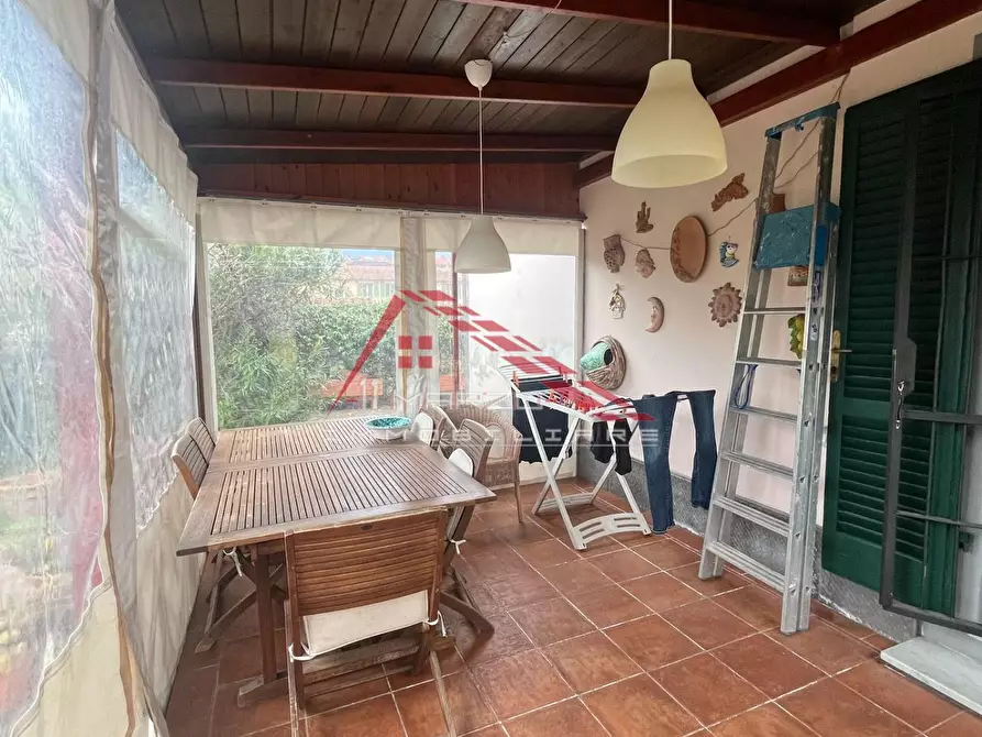 Immagine 17 di Villa in vendita  a Pisa