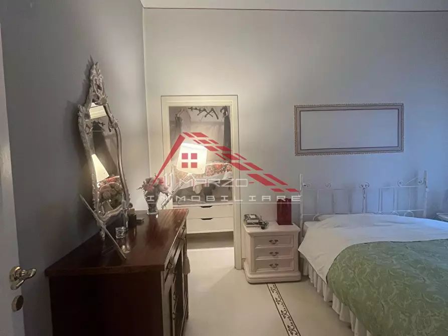 Immagine 10 di Villa in vendita  a Pisa