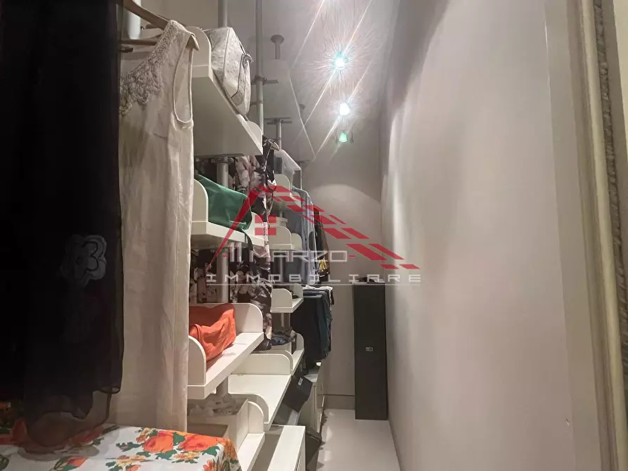 Immagine 11 di Villa in vendita  a Pisa