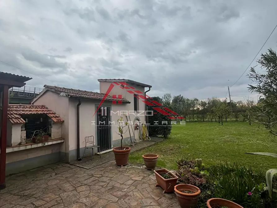 Immagine 21 di Villa in vendita  a Pisa
