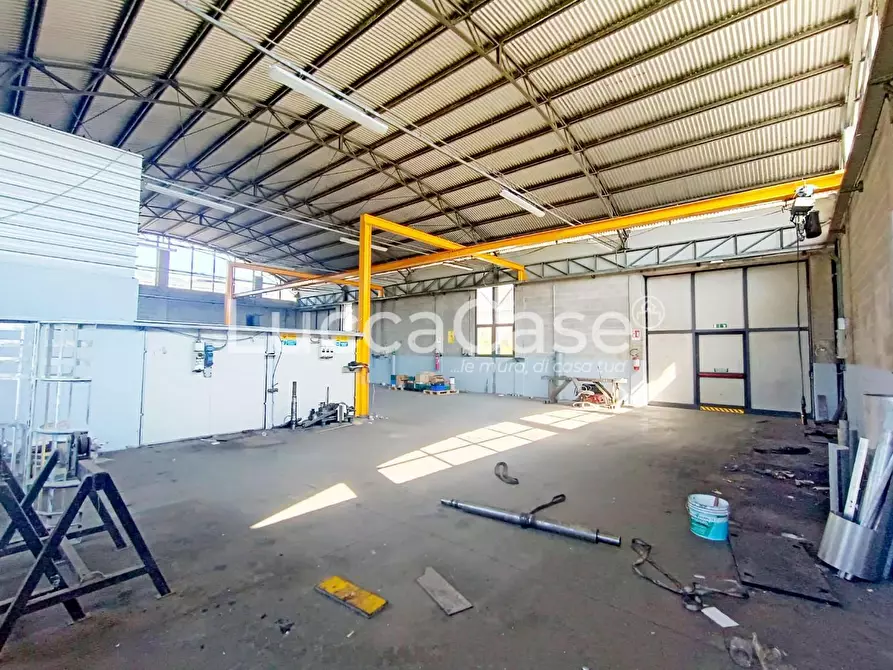 Immagine 5 di Attività artigianale in affitto  a Porcari