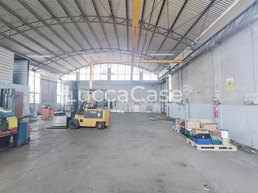 Immagine 2 di Attività artigianale in affitto  a Porcari