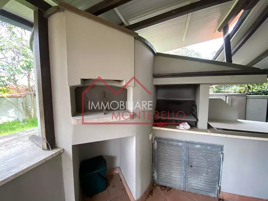 Immagine 5 di Casa bifamiliare in vendita  a Pietrasanta