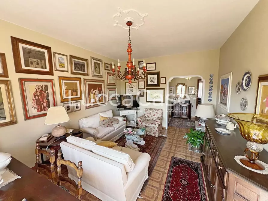 Immagine 1 di Appartamento in vendita  a Lucca