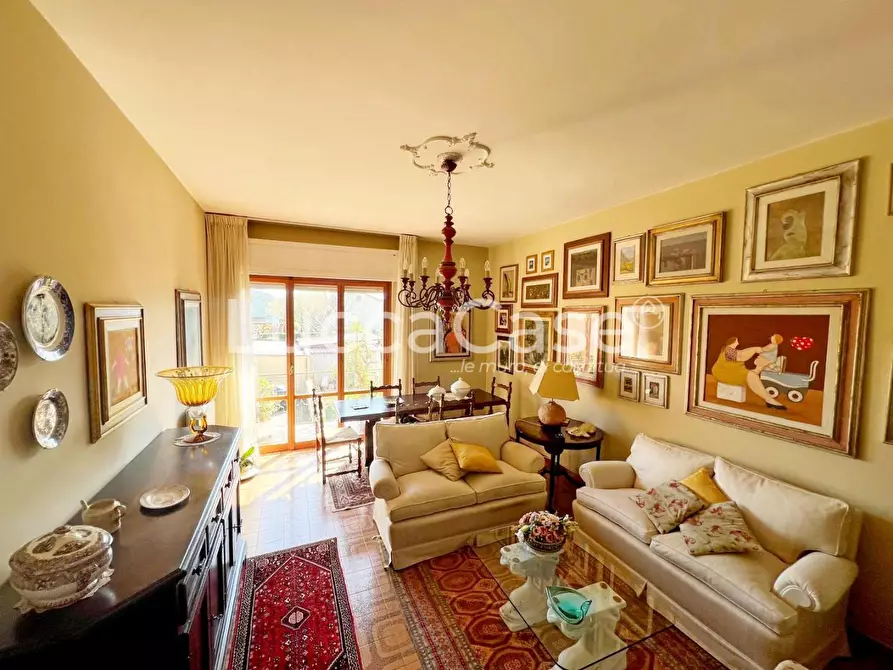 Immagine 4 di Appartamento in vendita  a Lucca