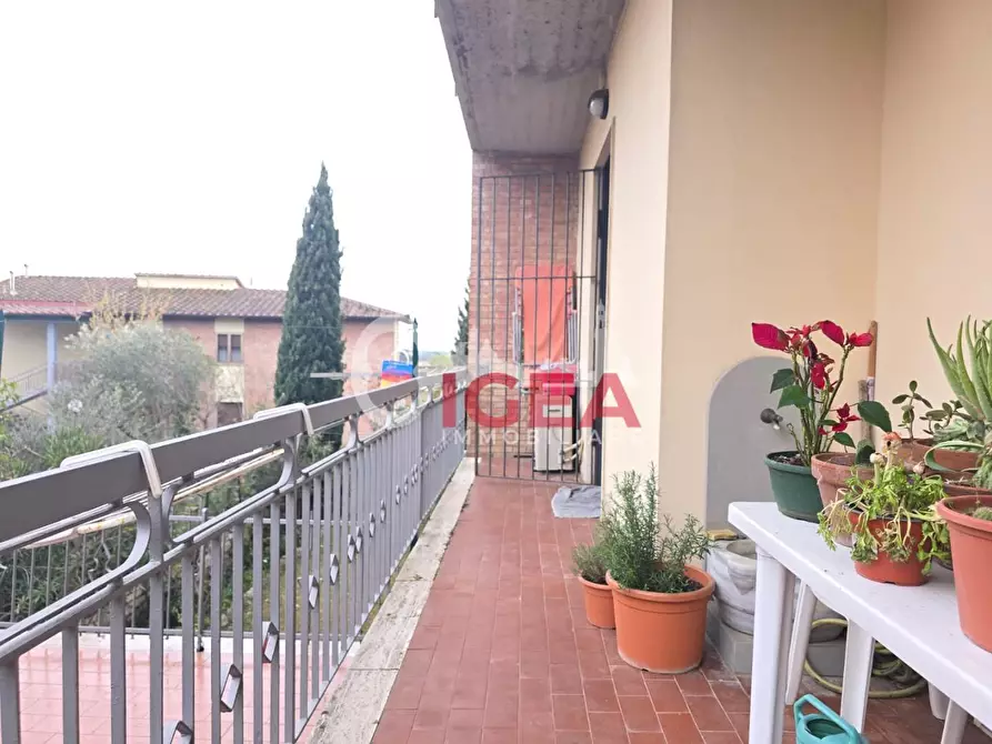 Immagine 5 di Appartamento in vendita  a Siena