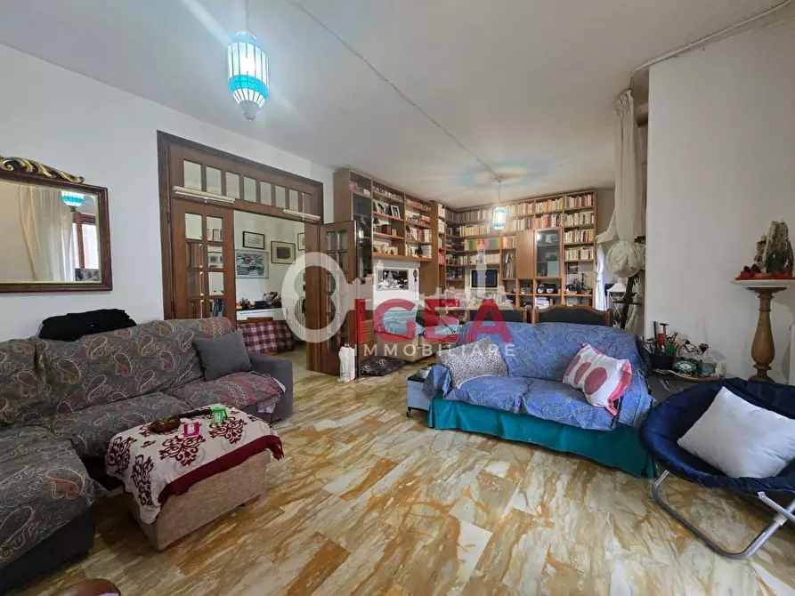 Immagine 7 di Appartamento in vendita  a Siena