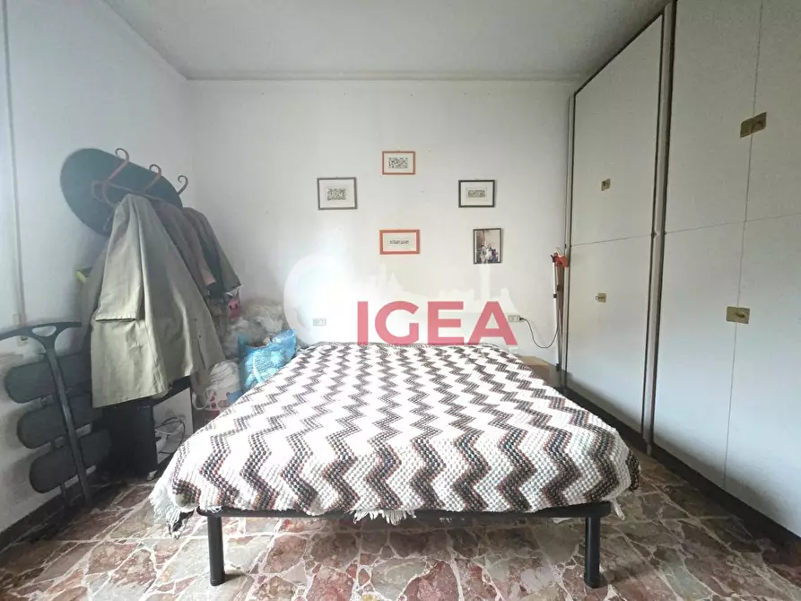 Immagine 38 di Appartamento in vendita  a Siena