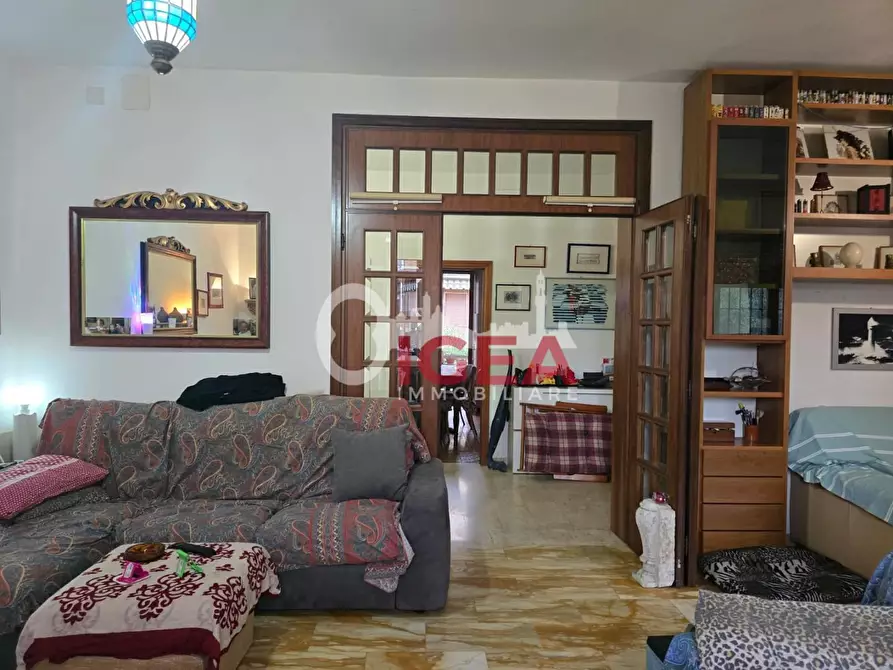 Immagine 9 di Appartamento in vendita  a Siena