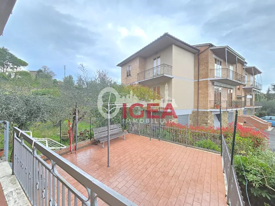 Immagine 6 di Appartamento in vendita  a Siena