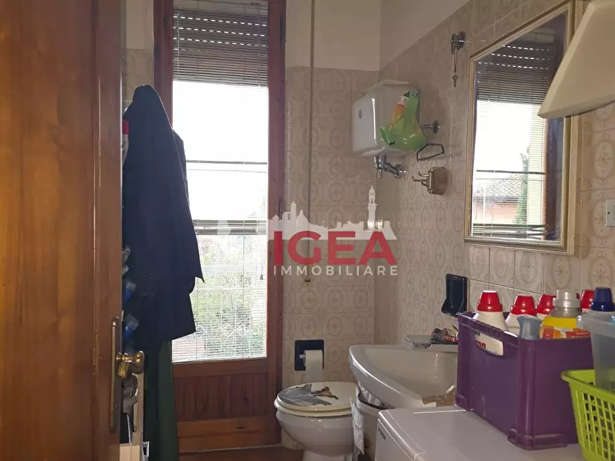 Immagine 47 di Appartamento in vendita  a Siena