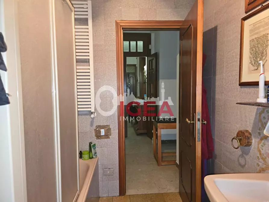 Immagine 51 di Appartamento in vendita  a Siena