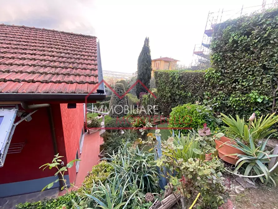 Immagine 5 di Casa bifamiliare in vendita  a Massarosa