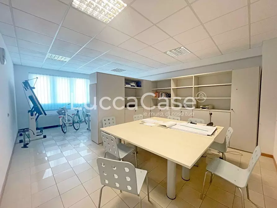 Immagine 5 di Ufficio in affitto  a Capannori