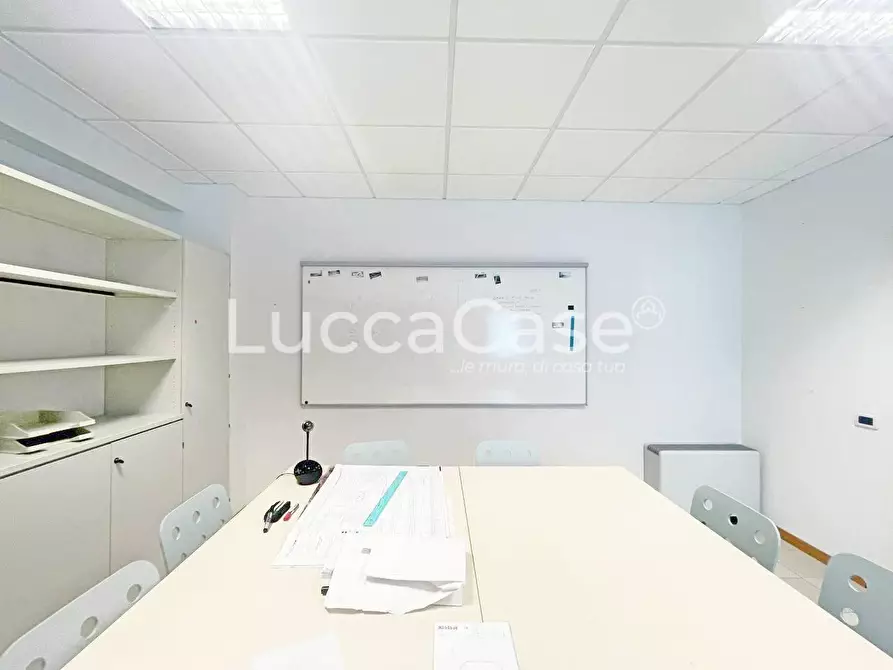 Immagine 8 di Ufficio in affitto  a Capannori