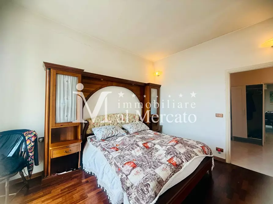 Immagine 3 di Appartamento in vendita  a Viareggio