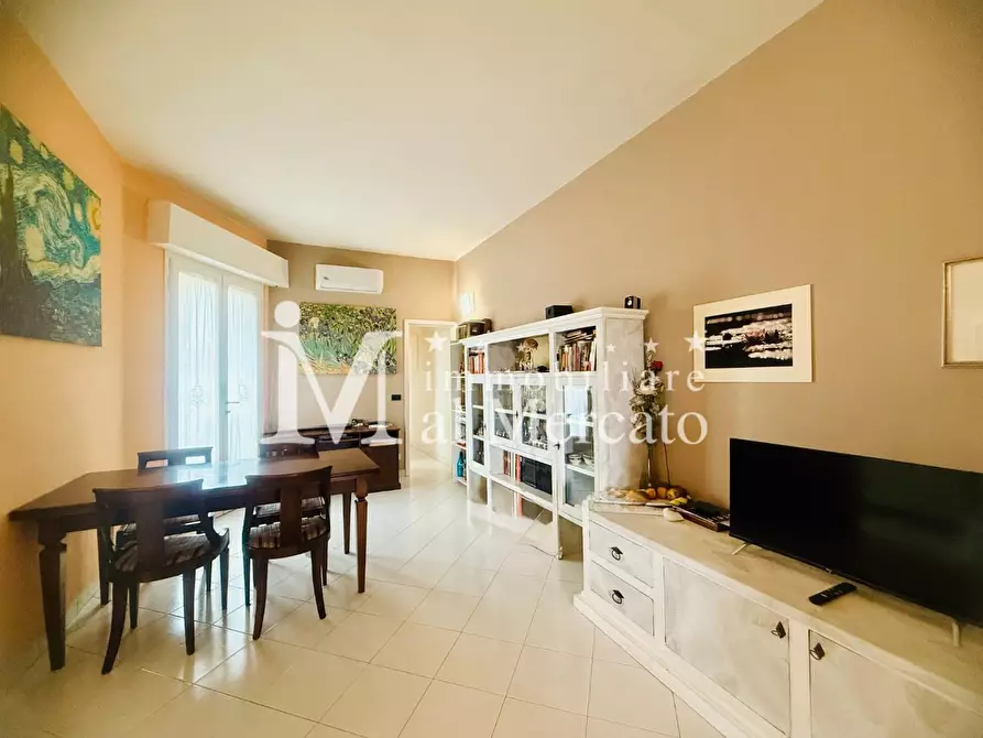 Immagine 23 di Appartamento in vendita  a Viareggio