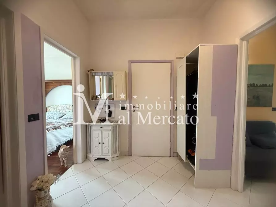 Immagine 16 di Appartamento in vendita  a Viareggio