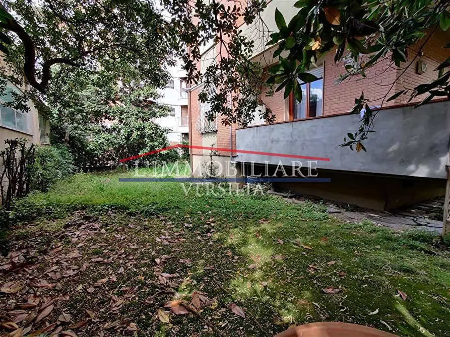 Immagine 2 di Appartamento in vendita  a Massa