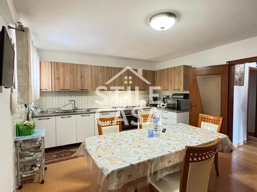 Immagine 2 di Villa in vendita  a Altopascio