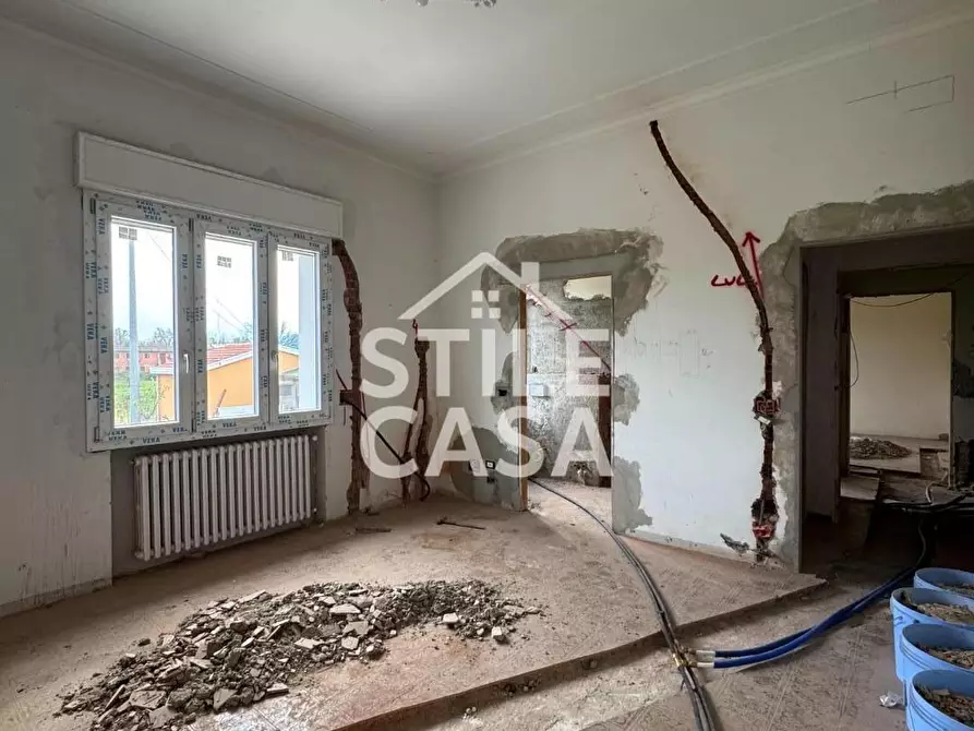 Immagine 58 di Villa in vendita  a Altopascio