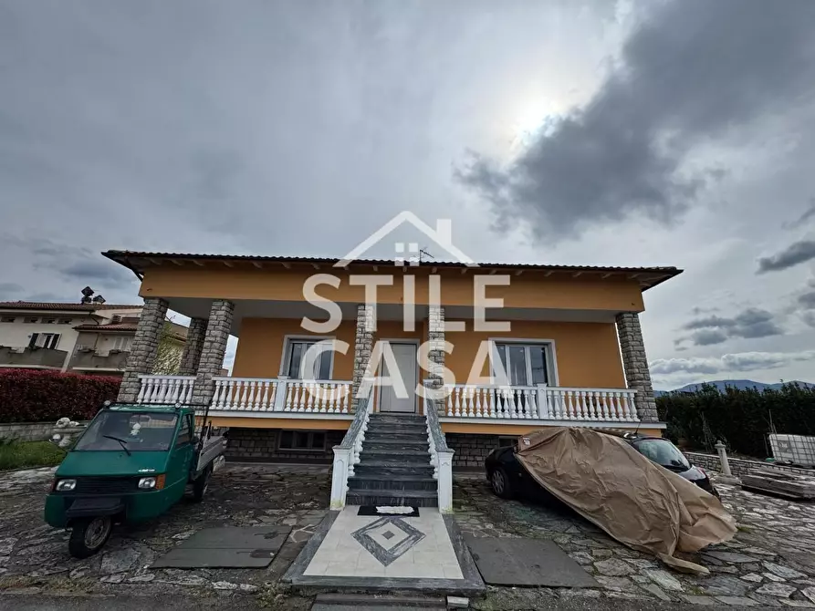 Immagine 1 di Villa in vendita  a Altopascio