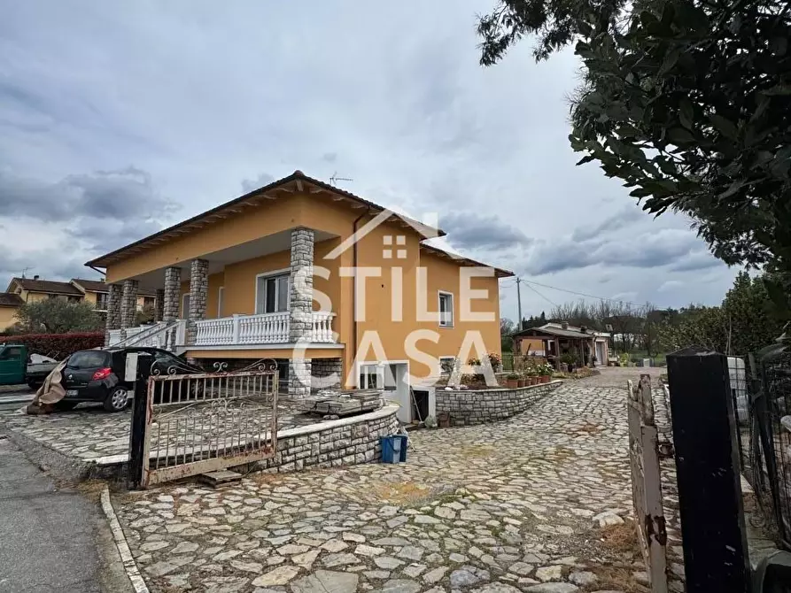 Immagine 78 di Villa in vendita  a Altopascio