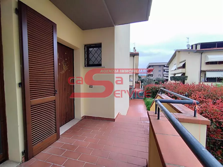 Immagine 26 di Casa quadrifamiliare in vendita  a Massa E Cozzile