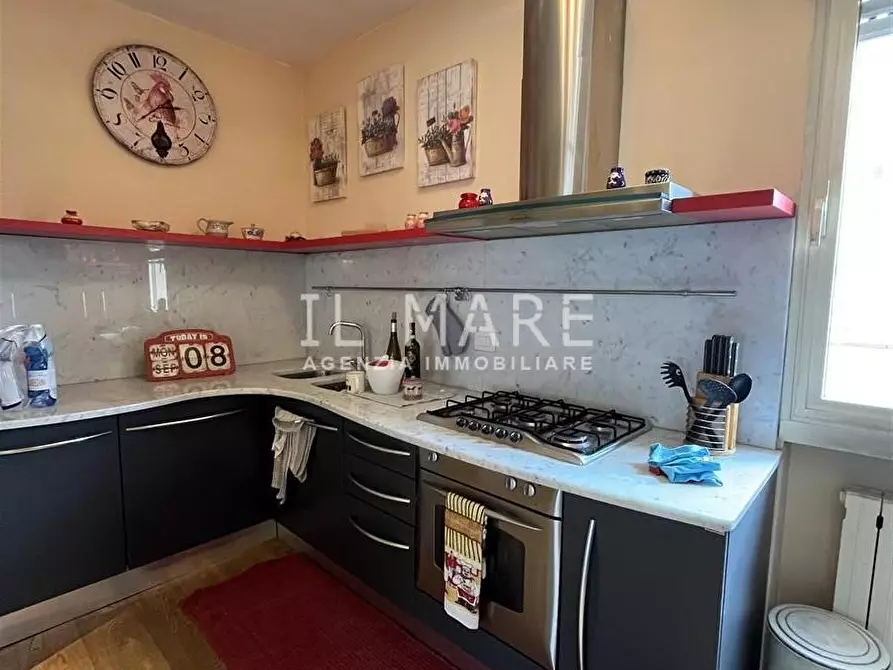 Immagine 9 di Appartamento in vendita  a Massa