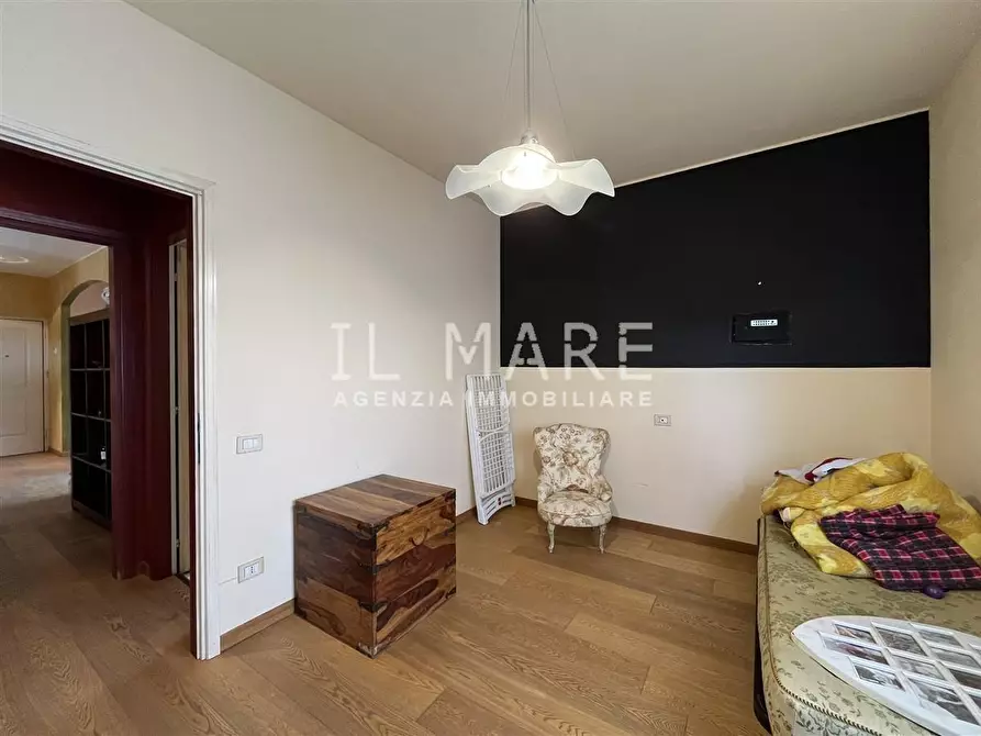 Immagine 17 di Appartamento in vendita  a Massa