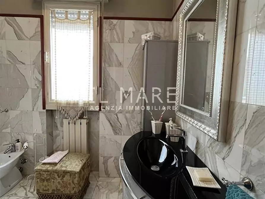 Immagine 18 di Appartamento in vendita  a Massa