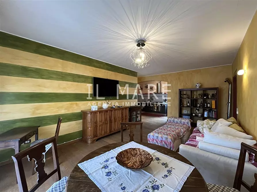 Immagine 5 di Appartamento in vendita  a Massa