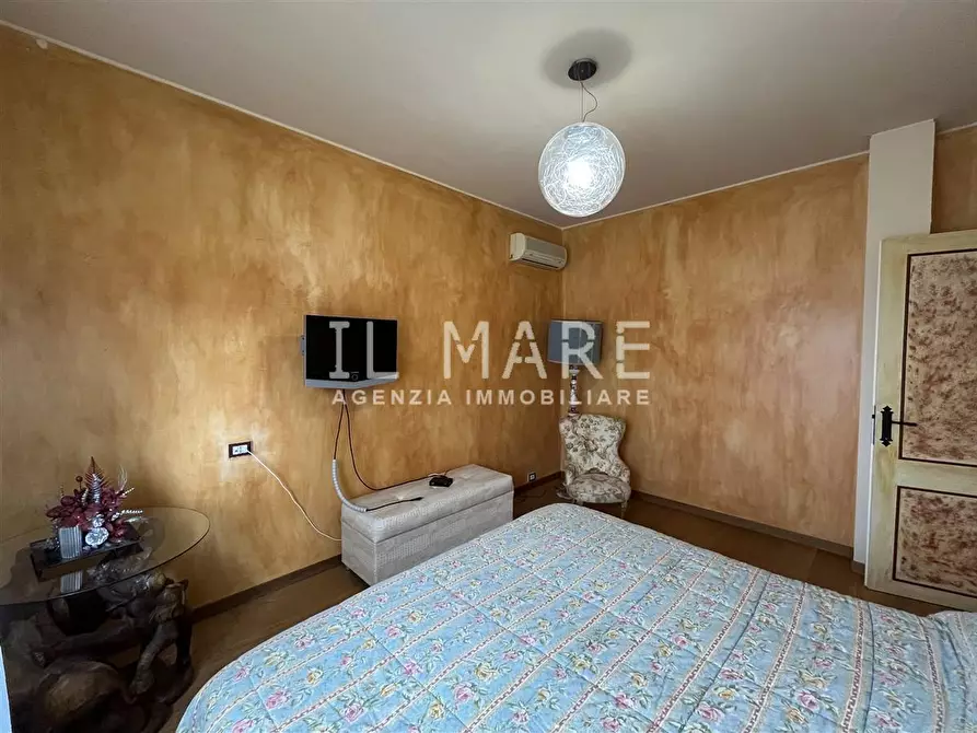 Immagine 12 di Appartamento in vendita  a Massa