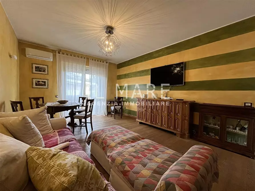 Immagine 4 di Appartamento in vendita  a Massa