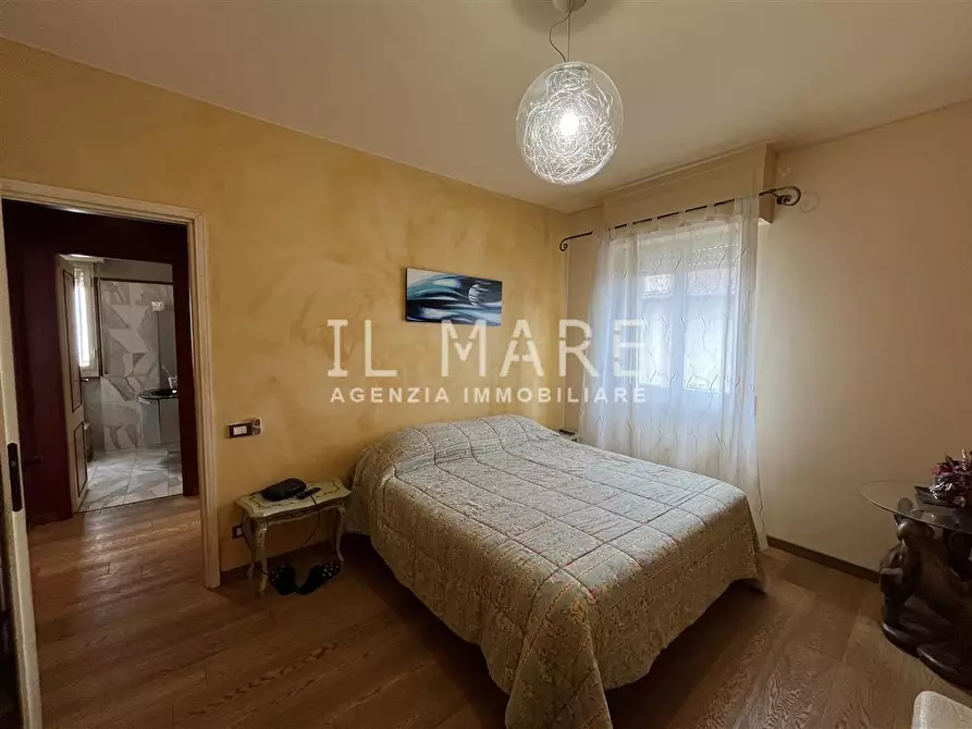 Immagine 14 di Appartamento in vendita  a Massa