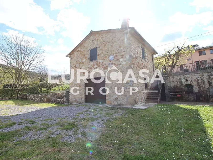 Immagine 5 di Villa in vendita  a Lucca