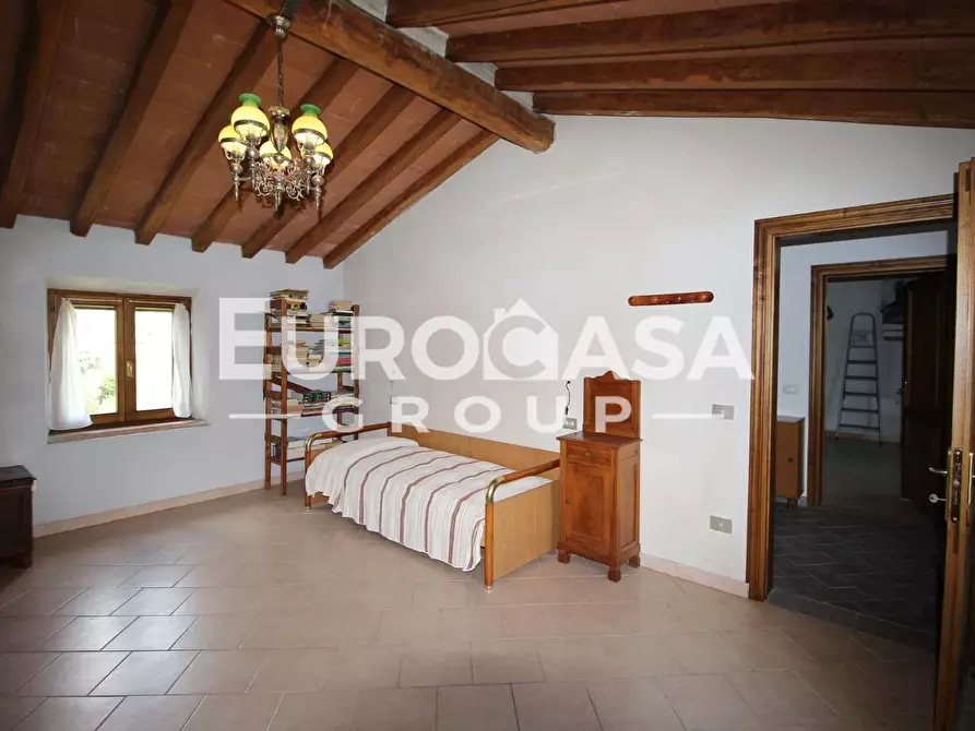 Immagine 37 di Villa in vendita  a Lucca
