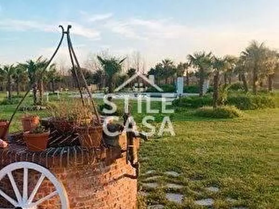 Immagine 8 di Casa colonica in vendita  a Altopascio